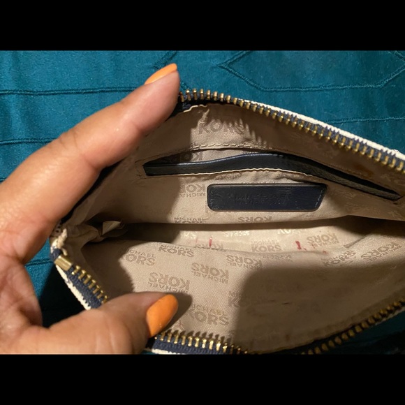 Sold - Picture 6 of 7